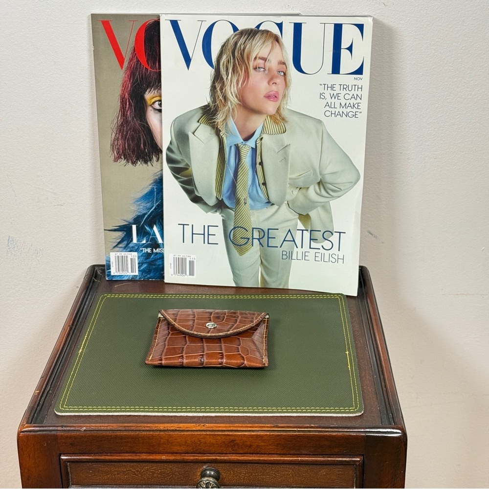 Elegant Brown Leather Crocodile-Embossed Wallet - Picture 4 of 7